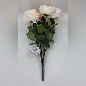 Bloom Room “Holiday Floral‎ Bush” Artificial Foliage Flowers Jo-Ann Pink New NWT